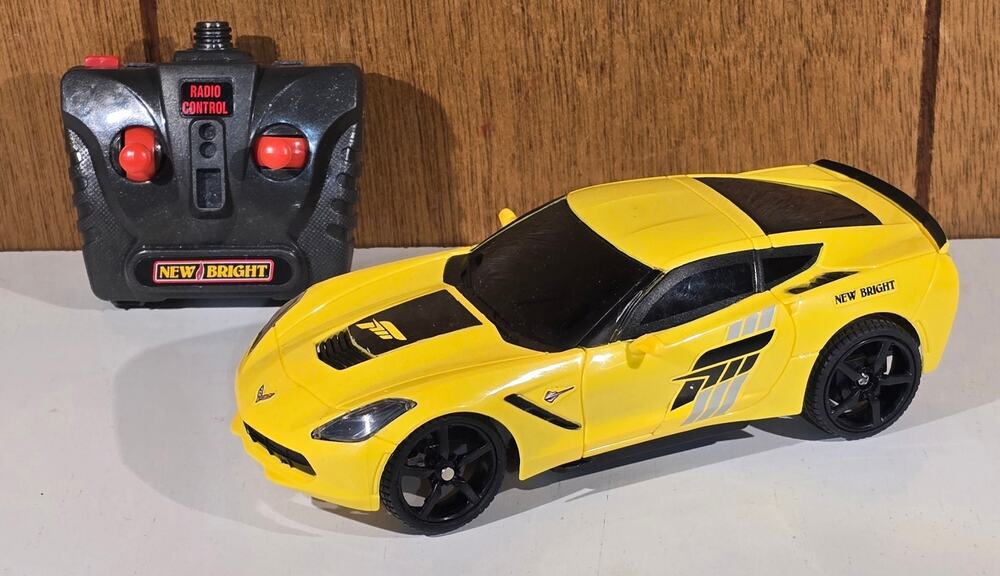 New Bright Chevrolet Corvette C7 RC Car 2.4GHz Yellow w/ Controller Working